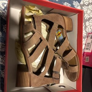 Women's Tan Strappy Sandals